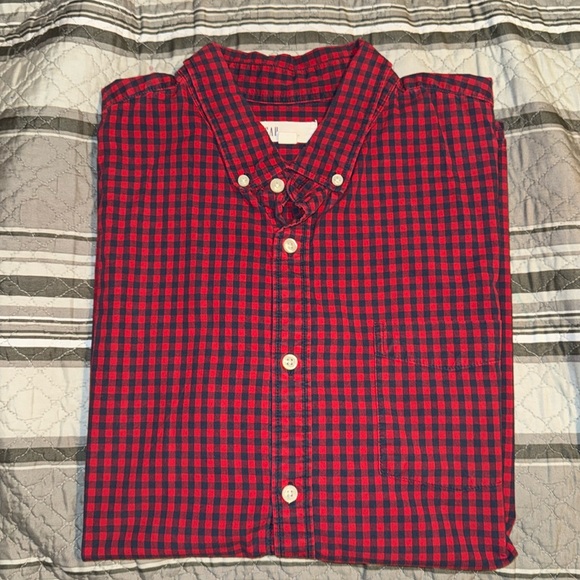 GAP MEN’S REGULAR FIT PLAID SHORT SLEEVE CASUAL BUTTON DOWN SHIRT - 100% COTTON - Picture 1 of 4
